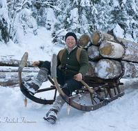 fileadmin/roha/images_galerie/Landwirtschaft/Forst-Holzknecht/HOLZKNE-HAM-0015-1354-01-D-roha-Holzknecht-Schlitten-Winter-Siegsdorf-Hammer-Winterzug.png