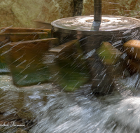 fileadmin/roha/images_galerie/wasser/AINR-KUGLM-0012-D-roha-Ainring-Kugelmuehle-Wasser-Marmor.png