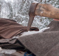 fileadmin/roha/images_galerie/Landwirtschaft/Forst-Holzknecht/HOLZKNE-HAM-DET-0007-0-01-D-roha-Holzknecht-Schlitten-Winter-Siegsdorf-Hammer-Winterzug-Sapie.png