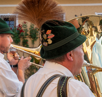 fileadmin/roha/images_galerie/musik/Blasmusik/Anger_-_Aufham/MU-BLA-ANG-0300-2023-1951-01-D-roha-Musik-Blasmusik-Musikkapelle-Anger-Hoeglwoerth-Dorfplatz-Standkonzert.png