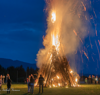 fileadmin/roha/images_galerie/brauchtum/Sonnwendfeuer/BR-SONNW-WEIL-0030-2018-2158-02-D-roha-Brauchtum-Sonnwend-Peters-Feuer-Weildorf-Teisendorf.png