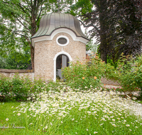 fileadmin/roha/images_galerie/kirche_religion/Teisendorf/KKKM-TEIS-FRIEDH-KR-0010-D-roha-Kirche-Friedhof-Teisendorf-Krieger-Denkmal.png