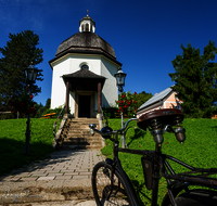 fileadmin/roha/images_galerie/orte_landschaft/Oberndorf_-_Oesterreich/OBERND-STILL-OESTERR-RAD-0001-D-roha-Oberndorf-Oesterreich-Stille-Nacht-Rad.png