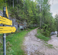 fileadmin/roha/images_galerie/orte_landschaft/Schneizlreuth/SCHNEIZL-ANTH-LATT-WEG-0002-D-M-roha-Schneizlreuth-Lattengebirge-Wegweiser.png