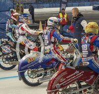 fileadmin/roha/images_galerie/Freizeit-Sport/Eisspeedway/SPO-EIS-SPEED-INZ-0020-2018-1636-01-roha-Sport-Eisspeedway-Inzell-Max-Aicher-Arena-Start.jpg