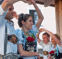 fileadmin/roha/images_galerie/brauchtum/Tracht/Trachtenverein_Anger/BR-TRACH-ANG-20160701-1915-02-D-roha-Brauchtum-Tracht-Anger-Hoeglwoerth-Tanz.png