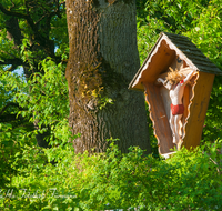 fileadmin/roha/images_galerie/kirche_religion/Teisendorf/KKKM-TEIS-BAHNH-0001-D-roha-Wegkreuz-Teisendorf-Eiche.png