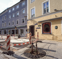 fileadmin/roha/Interessantes-in-Kurzform/TEI-MA-BRUN-0008-1-roha-Teisendorf-Marktstrasse-Brunnen-aufstellen.png