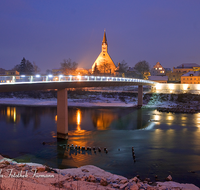 fileadmin/roha/images_galerie/orte_landschaft/Laufen/LAUF-STEG-0003-D-roha-Laufen-Salzach-Europa-Steg-Wasser-Oberndorf-Winter-Nacht.png