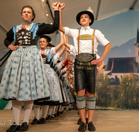 fileadmin/roha/Gautrachtenfest/Bilderglalerie/Gaufest-2023/Gauheimatabend/BR-GAUFEST-TEIS-2023-2-2156-01-D-roha-Tracht-Gaufest-Teisendorf.png