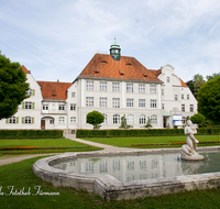 fileadmin/roha/images_galerie/orte_landschaft/Freilassing/FREIL-ALT-SCHU-0002-D-roha-Freilassing-Schule-Georg-Wrede-Platz.png