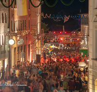 fileadmin/roha/images_galerie/orte_landschaft/Teisendorf/Teisendorf-Markt/TEI-MA-PARTY-0018-D-roha-Teisendorf-Marktstrasse-Nacht-Partymeile-Konzert-Festival.png