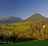 fileadmin/roha/images_galerie/orte_landschaft/Berchtesgaden/Ramsau/BGD-RA-LAN-0035-D-roha-Berchtesgaden-Ramsau-Herbst-Landschaft-Maria-Kunterweg-Wald.png