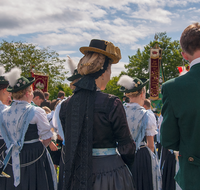 fileadmin/roha/Gautrachtenfest/Bilderglalerie/ab_2000/BR-TRACH-TEI-VER-0013-D-roha-Brauchtum-Tracht-Teisendorf-Schuetzenfest-Holzhausen.png