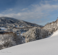 fileadmin/roha/images_galerie/orte_landschaft/Anger/Anger/Anger-Landschaft/LANDS-ANG-WIN-0003-roha-Landschaft-Anger-Winter-Teisenberg.png