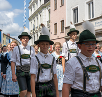 fileadmin/roha/images_galerie/orte_landschaft/Teisendorf/Gaufest-GauverbandI-Freitag14.-Sonntag23.Juli2023/BR-GAUFEST-TEIS-2023-3-1137-11-D-roha-Tracht-Gaufest-Teisendorf.png