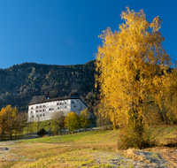 fileadmin/roha/images_galerie/orte_landschaft/Piding/PID-STAUFENECK-0082-D-roha-Piding-Staufeneck-Schloss-Fuderheuberg-Herbst.png