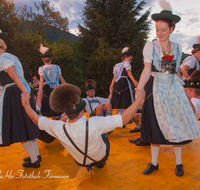 fileadmin/roha/images_galerie/brauchtum/Tracht/BR-TRACH-AUFH-20170707-2117-01-D-roha-Brauchtum-Tracht-Anger-Aufham-Muehlradl.png