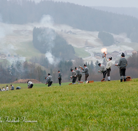 fileadmin/roha/images_galerie/brauchtum/Weihnachten-Boeller/BR-WEIH-BOELL-AN-2016-1511-01-D-roha-Brauchtum-Weihnachten-Silvester-Anger-Boeller-Schuetze.png