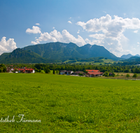 fileadmin/roha/images_galerie/orte_landschaft/Inzell/INZ-0106-PPP-D-roha-Inzell-Berge-Panorama.png