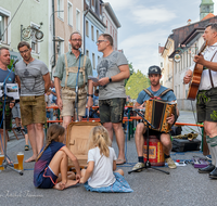 fileadmin/roha/images_galerie/orte_landschaft/Teisendorf/Teisendorf-Markt/TEI-MA-PARTY-2023-2028-D-M-roha-Teisendorf-Marktstrasse-zamkemma.png