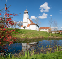 fileadmin/roha/images_galerie/kirche_religion/Saaldorf/SAAL-STEINBR-0016-D-roha-Saaldorf-Steinbruenning-Kirche-Weiher.png