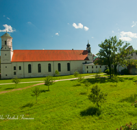 fileadmin/roha/images_galerie/orte_landschaft/Burghausen/BURGH-RAITH-0009-D-roha-Burghausen-Raitenhaslach-Kloster-Kirche.png