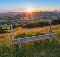 fileadmin/roha/images_galerie/stimmung-Sonne/Sonnenaufgang/SO-AU-ANG-FUE-0005-0534-01-D-M-D-roha-Sonnenaufgang-Anger-Hoegl-Fuermann-Alm.png