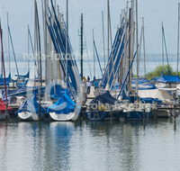 fileadmin/roha/images_galerie/orte_landschaft/Seeon-Seebruck/CHIE-YACHT-SEEBR-0010-D-roha-D-roha-Chiemsee-Yacht-Hafen-Seebruck-Segeln.jpg