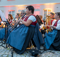 fileadmin/roha/images_galerie/musik/Blasmusik/MU-BLA-LAUF-KON-2019-2044-D-roha-Laufen-Musikkapelle-Standkonzert-Rupertusplatz.png