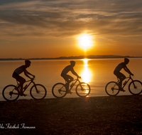 fileadmin/roha/images_galerie/Freizeit-Sport/Mountainbike-Radfahren/SPO-MOUN-CHIEM-0024-D-roha-Sport-Mountainbike-Fahrrad-Rad-Chiemsee-Sonnenuntergang-Stimmung.png