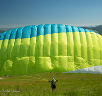 fileadmin/roha/images_galerie/Freizeit-Sport/Gleitschirm-Drachen/AN-PAN-FUER-GL-1030-01-D-roha-Anger-Panorama-Fuermann-Alm-Gleitschirm-Flieger.png