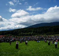 fileadmin/roha/images_galerie/orte_landschaft/Teisendorf/Gaufest-GauverbandI-Freitag14.-Sonntag23.Juli2023/BR-GAUFEST-TEIS-2023-3-1050-03-D-roha--Tracht-Gaufest-Teisendorf.png