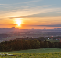 fileadmin/roha/images_galerie/stimmung-Sonne/Sonnenaufgang/SO-AU-TEI-GIERST-2020-05-0554-03-D-roha-Sonnenaufgang-Teisendorf-Gierstling.png