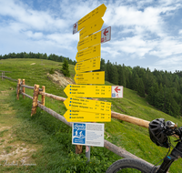 fileadmin/roha/images_galerie/wege/TEI-STO-SCH-0003-D-roha-Teisendorf-Anger-Stoisser-Alm-Beschilderung-Wege.png