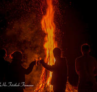 fileadmin/roha/images_galerie/brauchtum/Sonnwendfeuer/BR-SONNW-WEIL-0006-6-D-roha-Brauchtum-Sonnwend-Peters-Feuer-Weildorf-Teisendorf.png