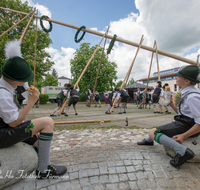 fileadmin/roha/images_galerie/brauchtum/Maibaum/Teisendorf/BR-MAIB-TEI-0100-2015-1338-02-D-roha-Brauchtum-Maibaum-Teisendorf-Aufstellen.png