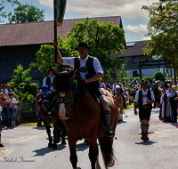 fileadmin/roha/images_galerie/brauchtum/Leonhardiritt/Holzhausen_01/Holzhausen-Ritt-2023/BR-PFRI-HOLZ-2023-1015-1-D-H-roha-Brauchtum-Leonhardiritt-Holzhausen-Teisendorf.png