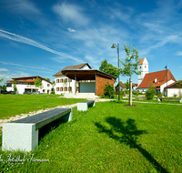 fileadmin/roha/images_galerie/orte_landschaft/Saaldorf/SAAL-SURH-DORFPL-0006-D-roha-Saaldorf-Surheim-Dorfplatz-Pavillon.png