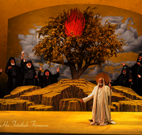 fileadmin/roha/images_galerie/orte_landschaft/Oberammergau/Passion/OBERA-PASS-0208-D-roha-Oberammergau-Passion-Spiele-Moses-Berufung-Dornbusch.png