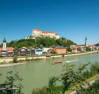 fileadmin/roha/images_galerie/orte_landschaft/Burghausen/BURGH-PAN-0033-D-roha-Burghausen-Salzach-Burg-Panorama.png