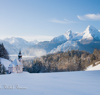 fileadmin/roha/images_galerie/orte_landschaft/Berchtesgaden/Maria_Gern/BGD-MARIAGERN-0020-D-roha-Maria-Gern-Kirche-Watzmann-Winter-Schnee.png