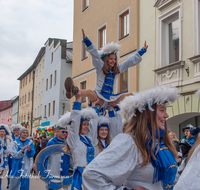 fileadmin/roha/images_galerie/brauchtum/Fasching/BR-FASCHI-2018-1604-01-D-roha-Brauchtum-Fasching-Zug-Teisendorf-Marktstrasse-Blau-Weiss-Kammer.png