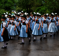 fileadmin/roha/images_galerie/orte_landschaft/Teisendorf/Gaufest-GauverbandI-Freitag14.-Sonntag23.Juli2023/BR-GAUFEST-TEIS-2023-3-0908-1-D-roha.Tracht-Gaufest-Teisendorf.png