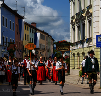 fileadmin/roha/images_galerie/orte_landschaft/Teisendorf/Gaufest-GauverbandI-Freitag14.-Sonntag23.Juli2023/BR-GAUFEST-TEIS-2023-3-1137-04-1-D-roha-Tracht-Gaufest-Teisendorf.png