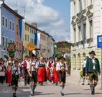 fileadmin/roha/images_galerie/orte_landschaft/Teisendorf/Gaufest-GauverbandI-Freitag14.-Sonntag23.Juli2023/BR-GAUFEST-TEIS-2023-3-1137-04-1-D-roha-Tracht-Gaufest-Teisendorf.png