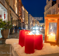 fileadmin/roha/images_galerie/orte_landschaft/Teisendorf/Teisendorf-Markt/TEI-MA-0005-22-D-roha-Teisendorf-Marktstrasse-Weihnachten.png