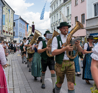 fileadmin/roha/Gautrachtenfest/Bilderglalerie/Gaufest-2023/Festsonntag/BR-GAUFEST-TEIS-2023-3-1145-03-D-roha-Tracht-Gaufest-Teisendorf.png