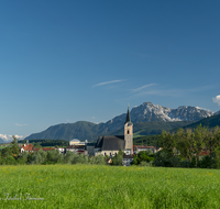 fileadmin/roha/images_galerie/orte_landschaft/Teisendorf/TEI-NORD-WEST-0047-D-roha-Teisendorf-Fuderheuberg-Hochstaufen-Kirche.png