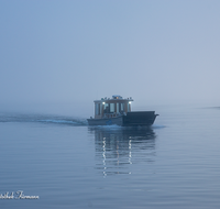 fileadmin/roha/images_galerie/orte_landschaft/Berchtesgaden/Koenigssee/BGD-KOE-SCHIFF-0056-D-roha-Berchtesgaden-Koenigssee-Boot-Nebel.png